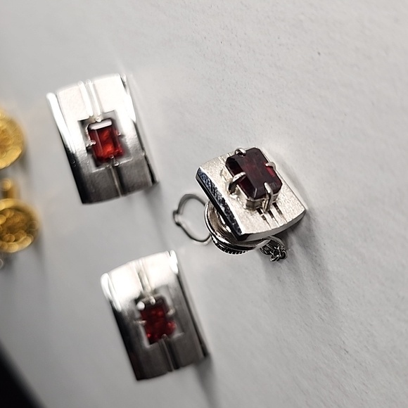 UNBRANDED CUFFLINKS SET JAPAN MADE  RED STONE ♥️ - Picture 12 of 16